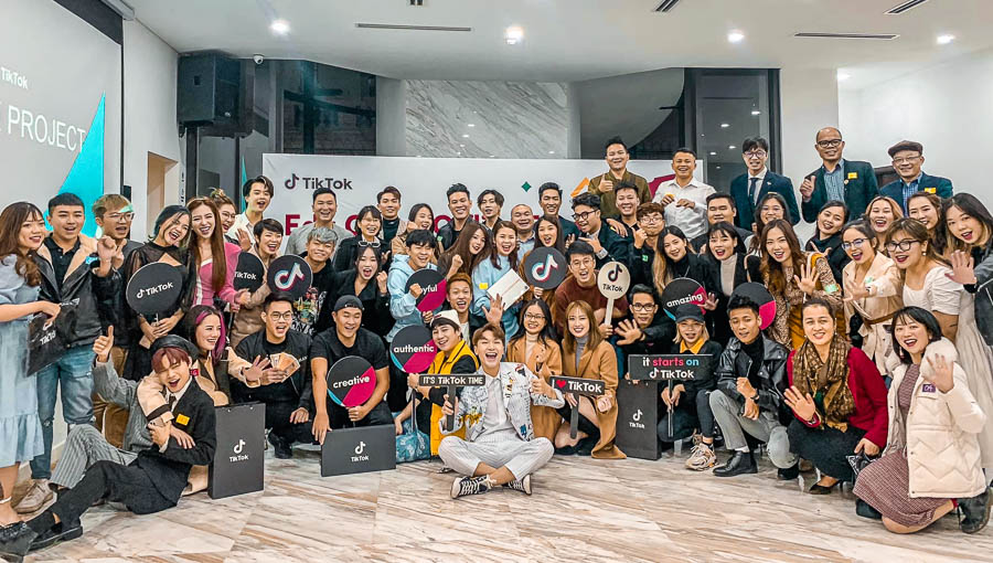 Triển khai SlimCRM cho Vulaci Network